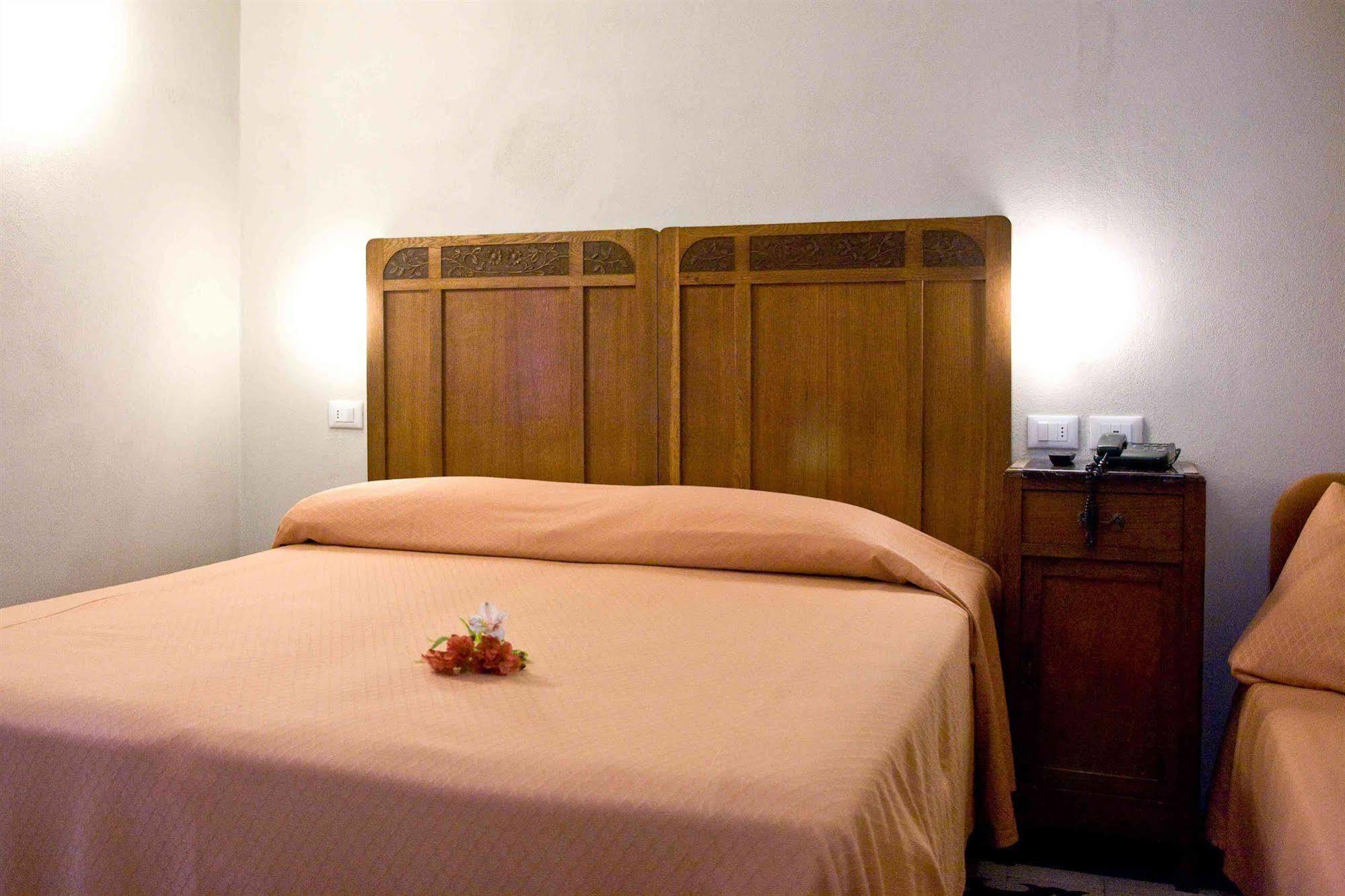 Hotel Europa Levanto Exteriör bild